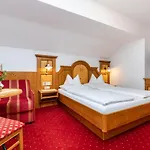 Гостьовий будинок Fruehstueckspension Klinglhub 3*
