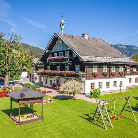 Vendégház Fruehstueckspension Klinglhub 3*