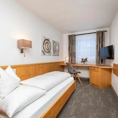 Vendégház Fruehstueckspension Klinglhub Flachau