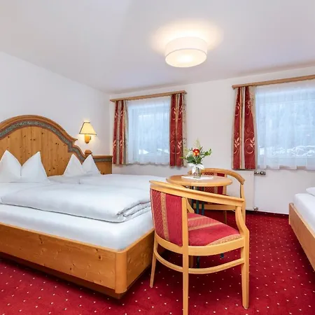 Vendégház Fruehstueckspension Klinglhub 3*