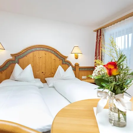 Vendégház Fruehstueckspension Klinglhub 3*
