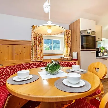 Guest house Fruhstuckspension Klinglhub Flachau