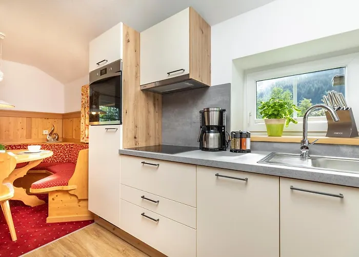 Vendégház Fruehstueckspension Klinglhub 3*