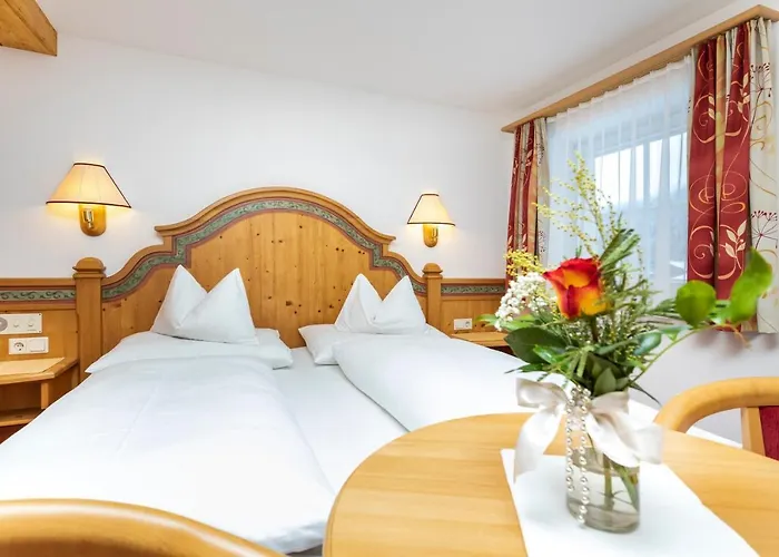 Vendégház Fruehstueckspension Klinglhub 3*